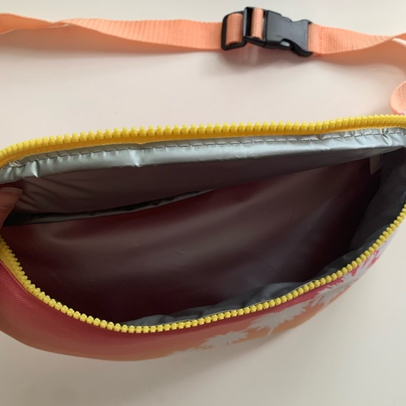 Insulated fanny pack - Picture 2 of 4
